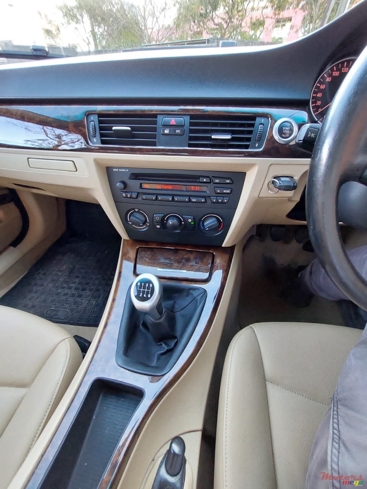 2005' BMW 320 Manual photo #2