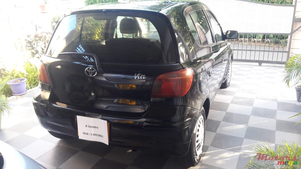 2002' Toyota Vitz photo #6