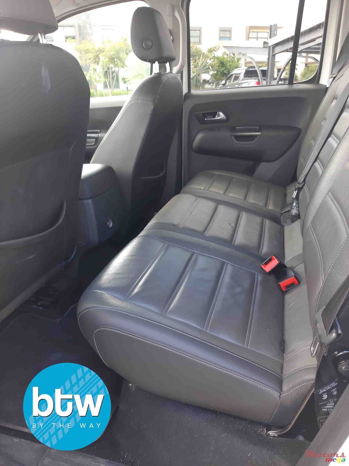 2018' Volkswagen Amarok photo #4