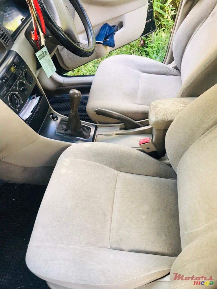 2003' Toyota Corolla photo #2