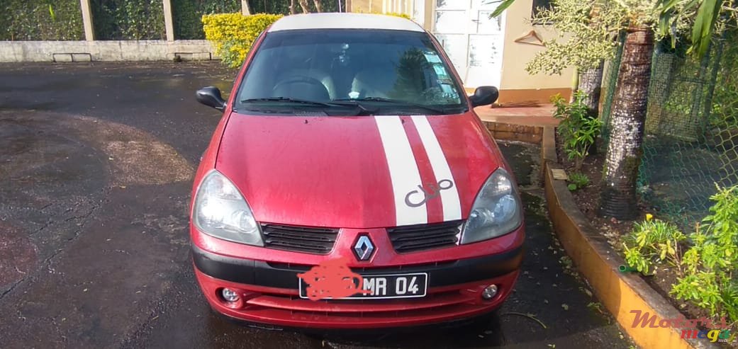 2004' Renault Clio photo #2