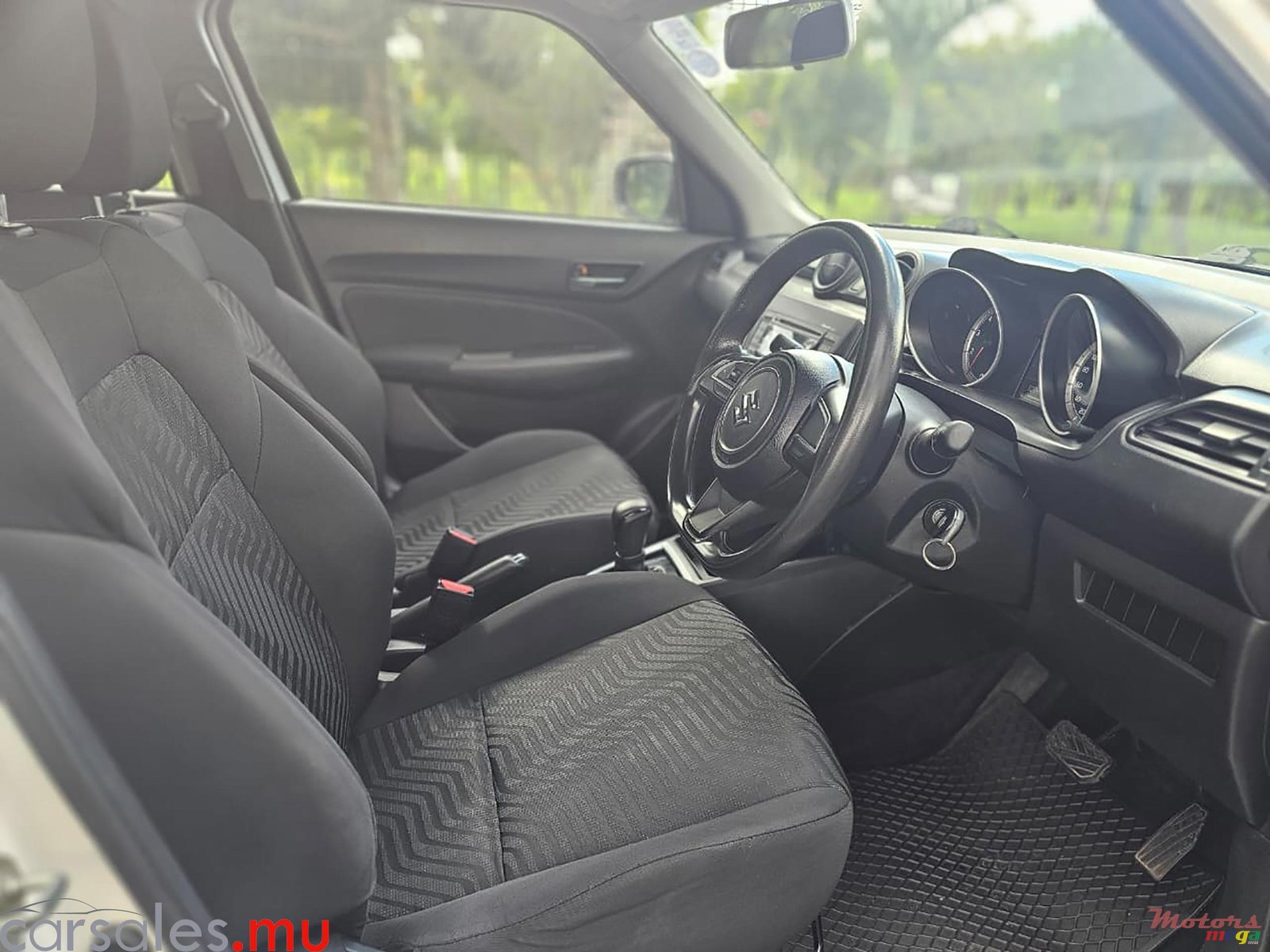 2020' Suzuki Swift 1.2 photo #6