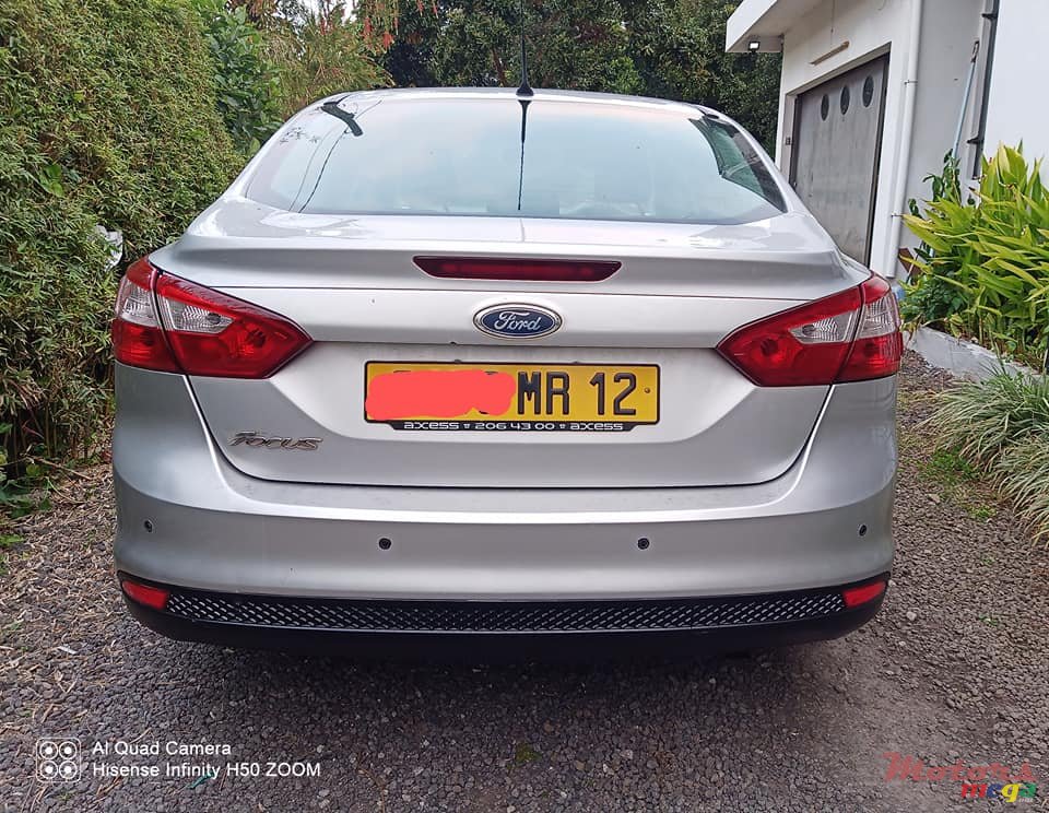 2012' Ford Focus photo #4