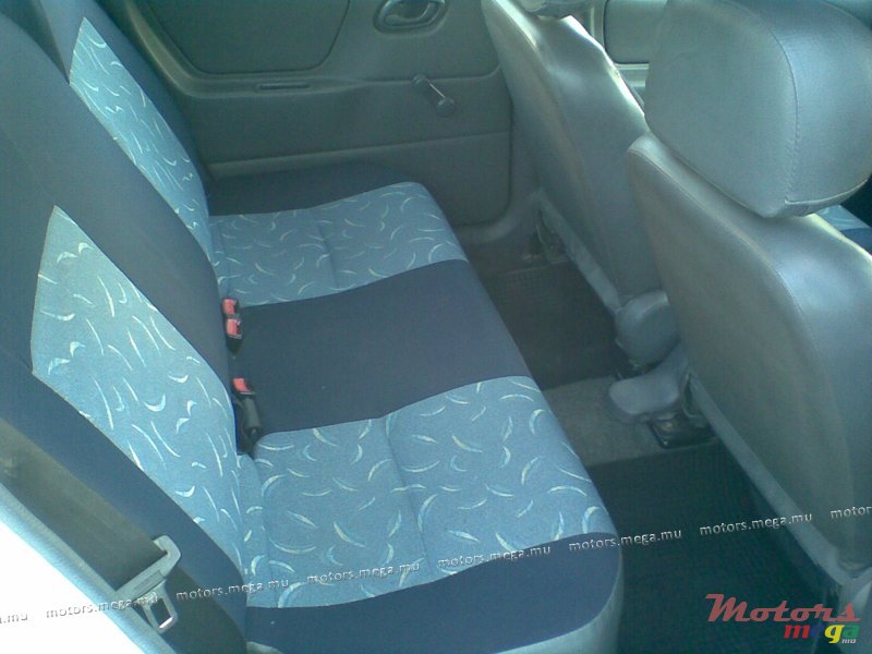 2009' Suzuki Alto Lxi photo #4