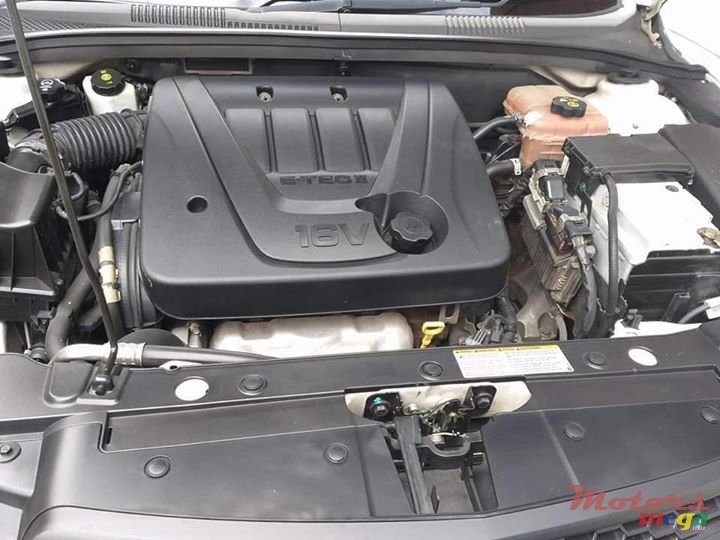 2010' Chevrolet Cruze photo #6