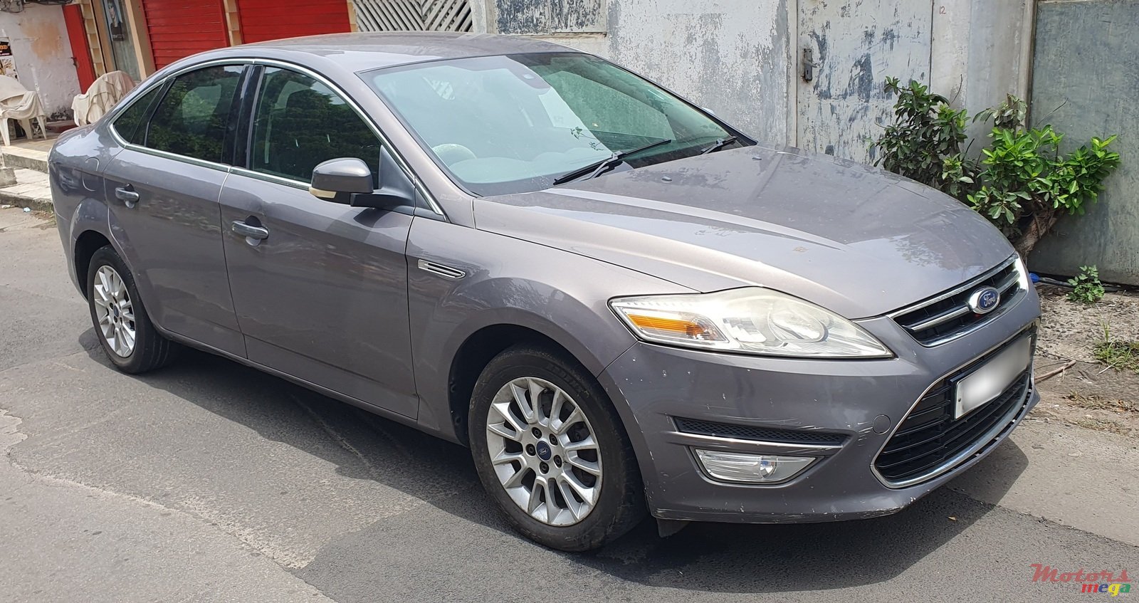 2013' Ford Mondeo photo #1