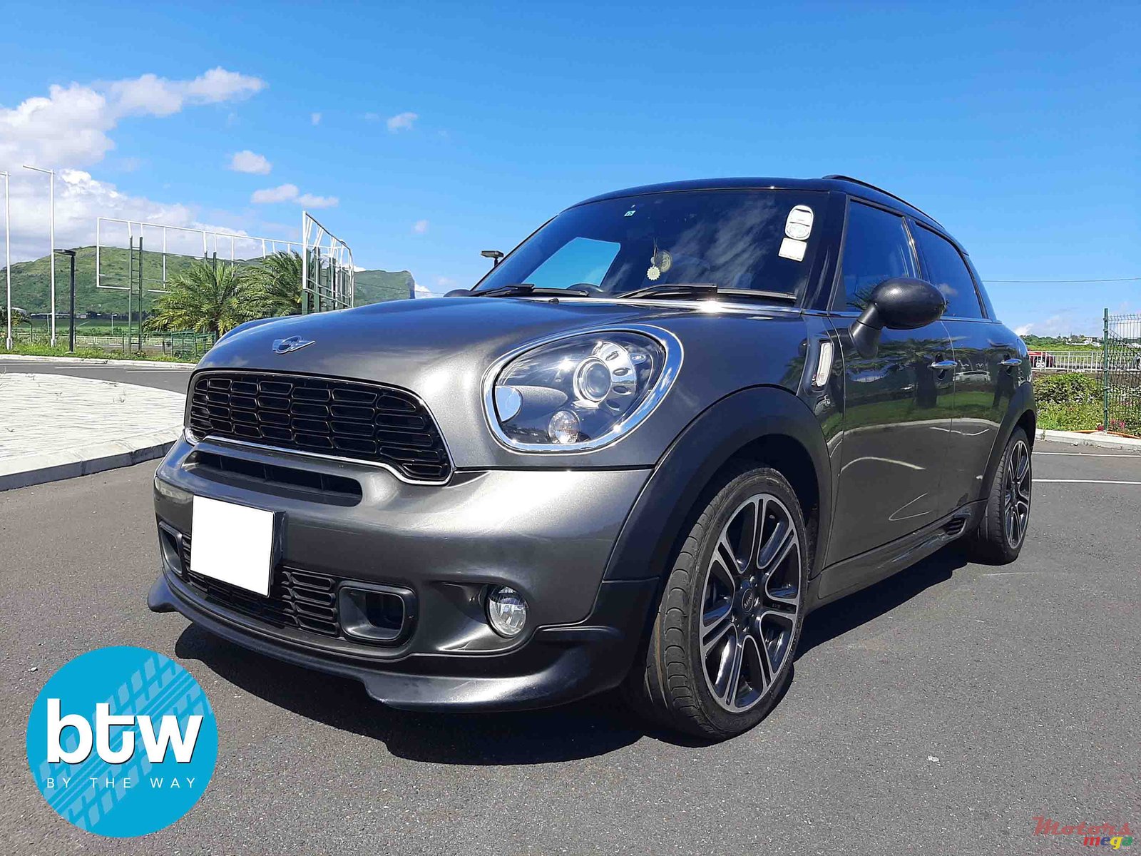 2013' MINI Cooper Countryman photo #2