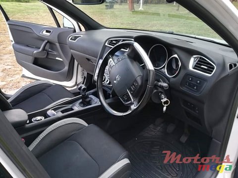 2014' Citroen DS4 1.6VTI photo #6