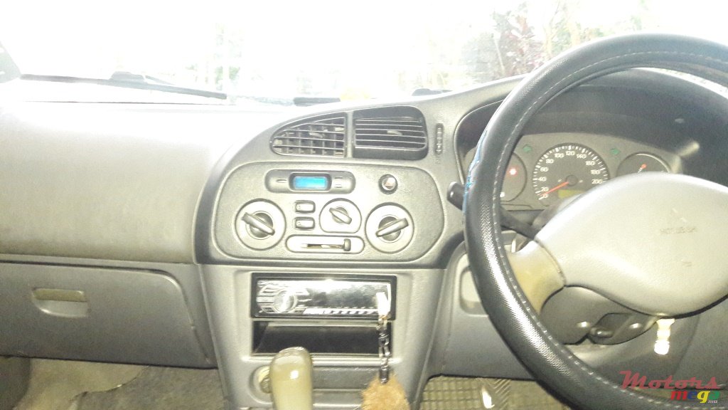 1998' Mitsubishi Lancer photo #2