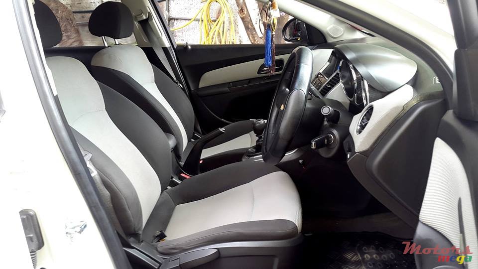 2011' Chevrolet photo #5