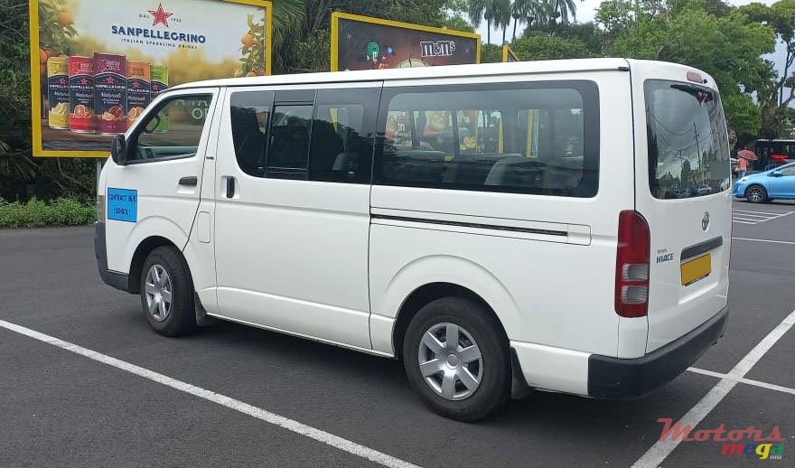 2008' Toyota HiAce photo #4