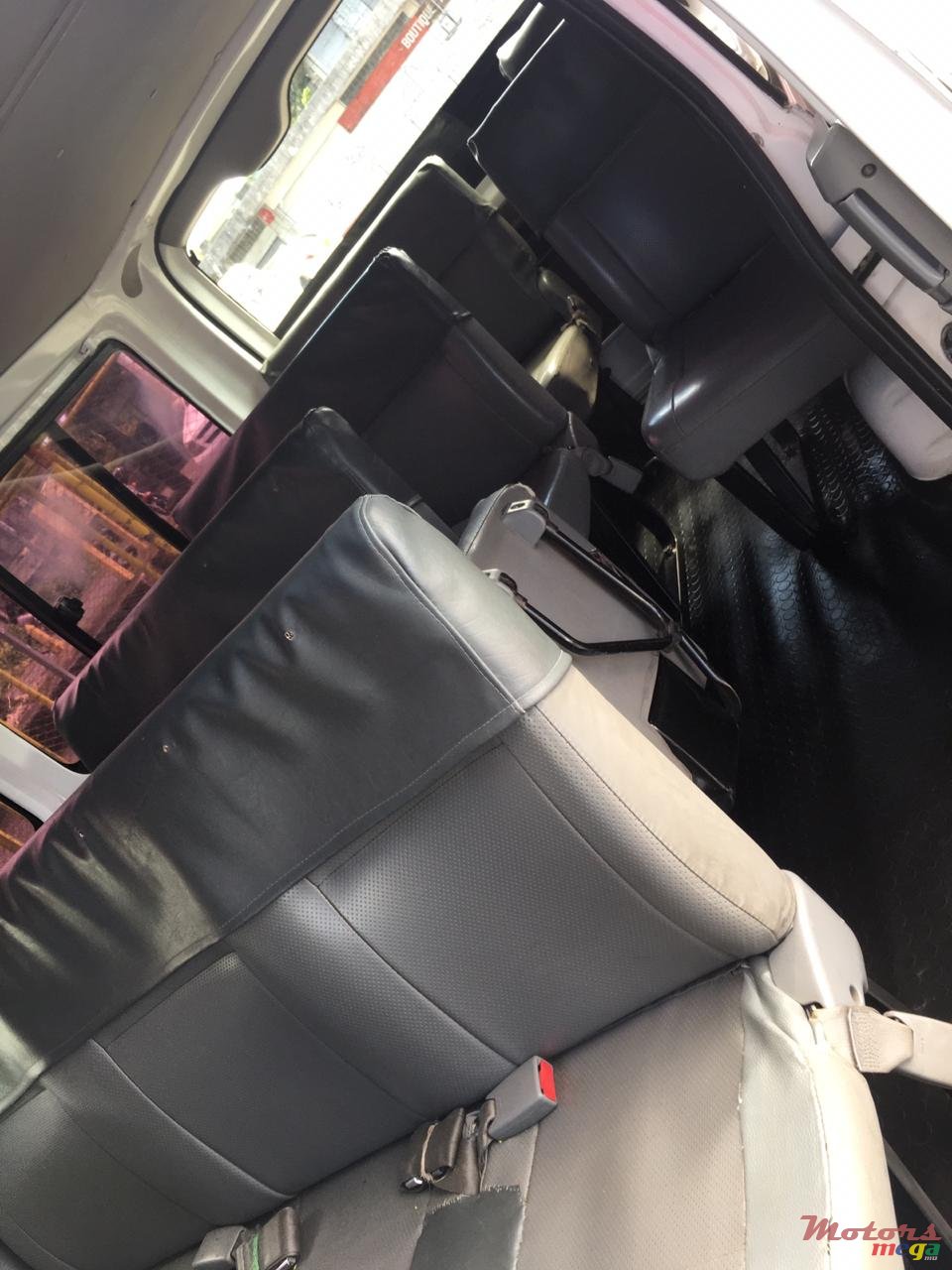 2008' Toyota HiAce photo #6