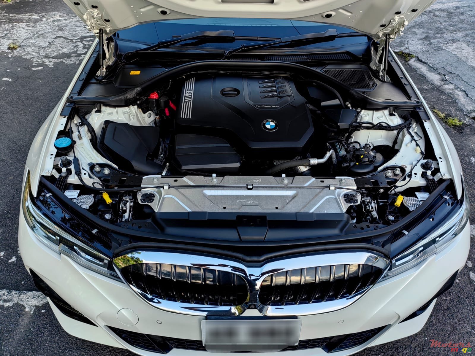 2021' BMW 330 photo #4