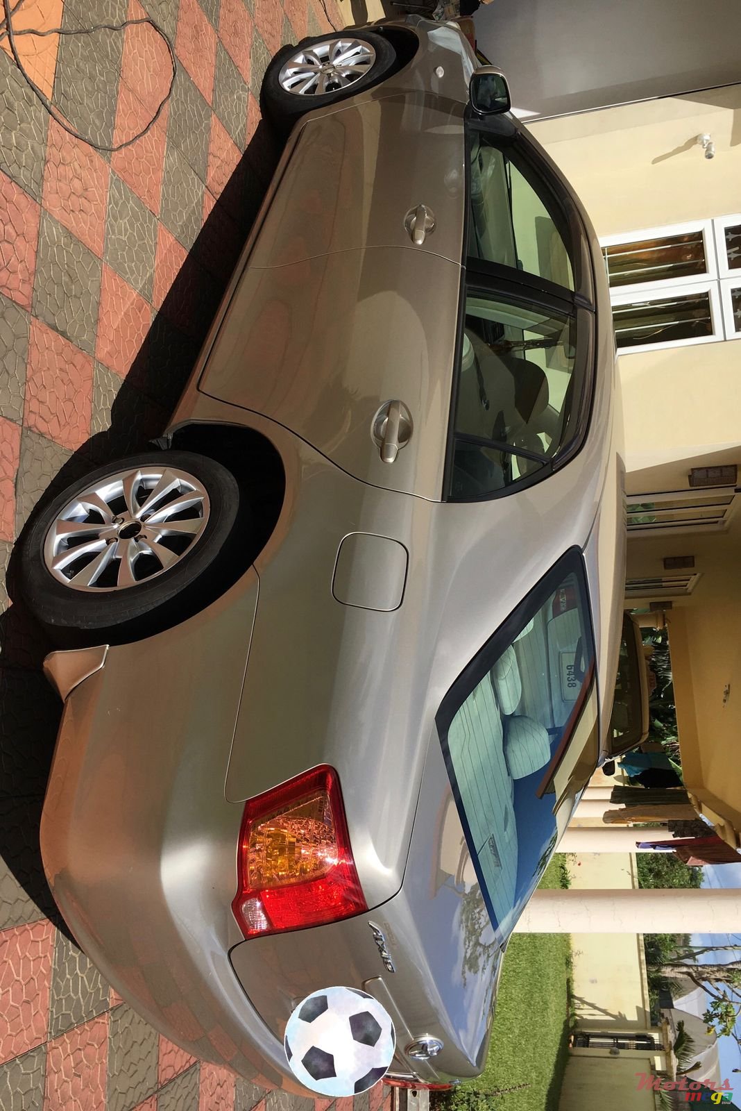 2008' Toyota Axio photo #4