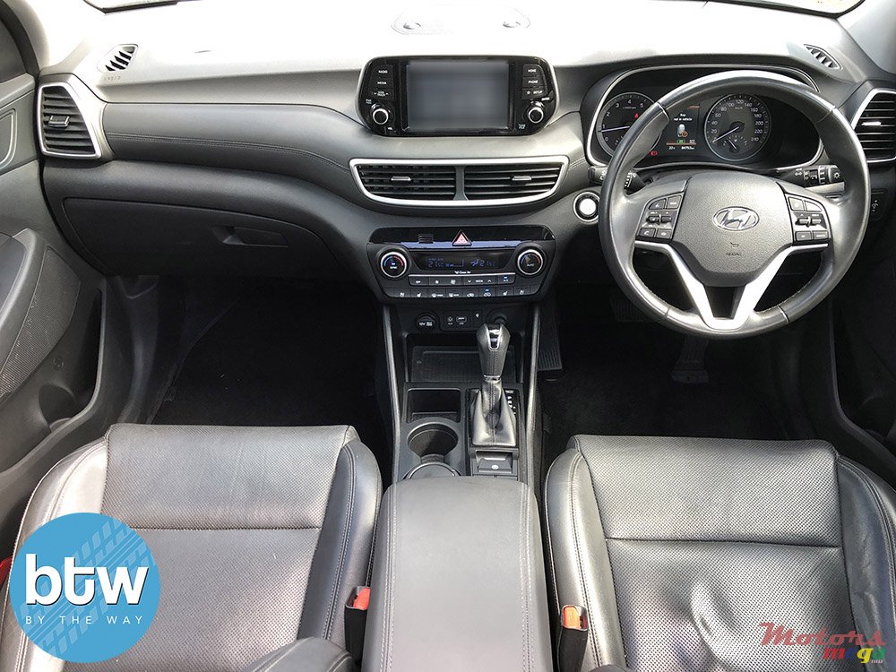 2020' Hyundai Tucson photo #3