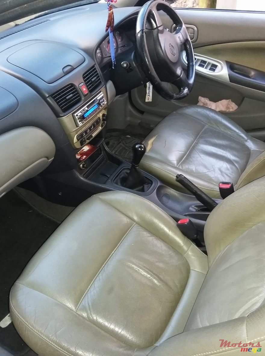 2002' Nissan photo #3