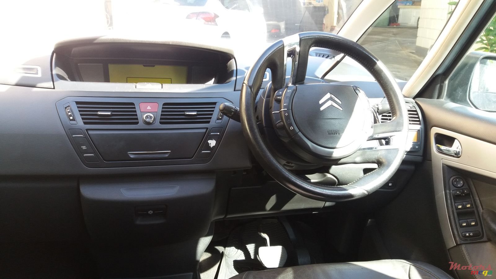 2009' Citroen C4 Picasso photo #3