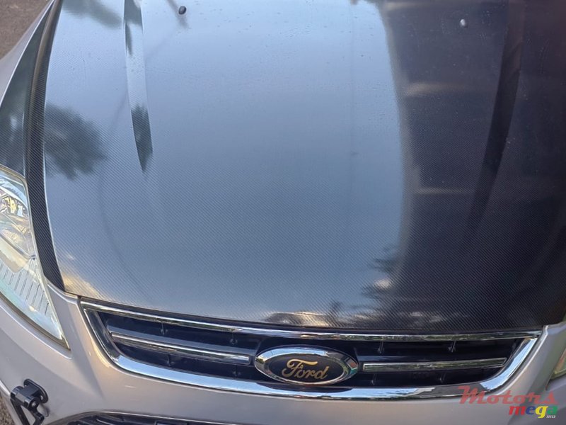2014' Ford Mondeo photo #2