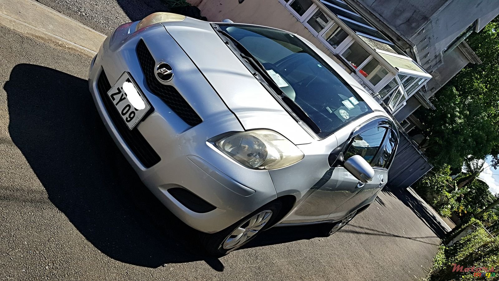 2009' Toyota Vitz 1300 photo #5