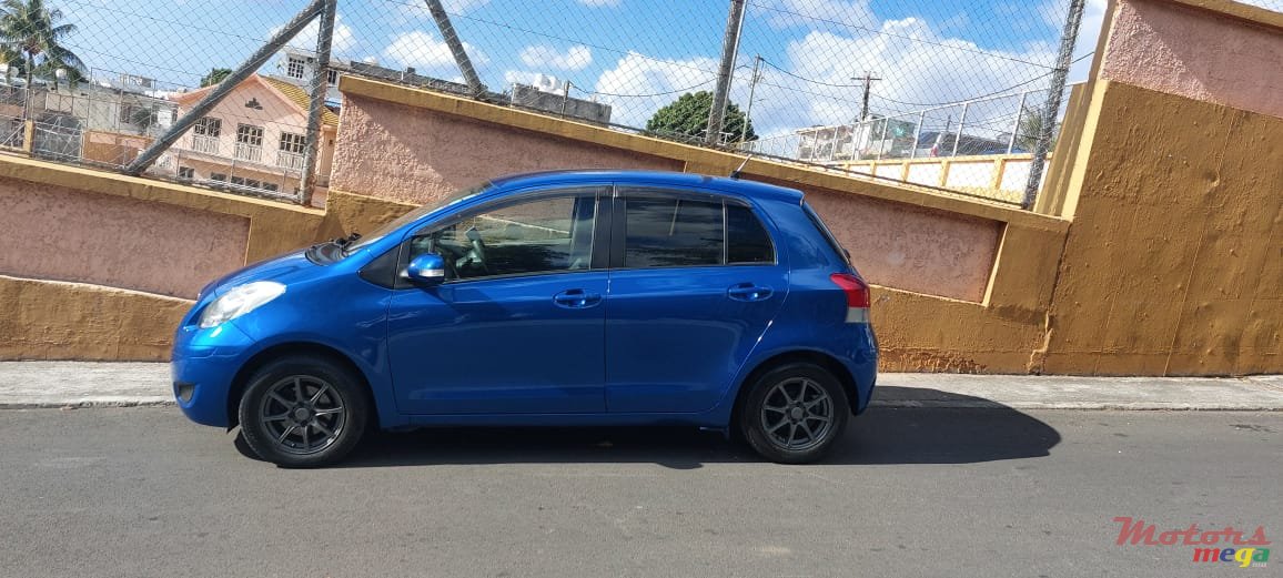 2010' Toyota Vitz photo #1