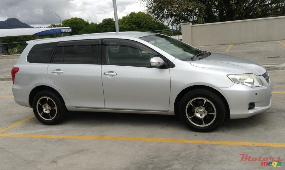 2007' Toyota Corolla photo #4