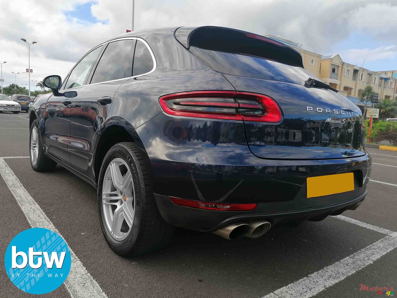 2016' Porsche Macan photo #3