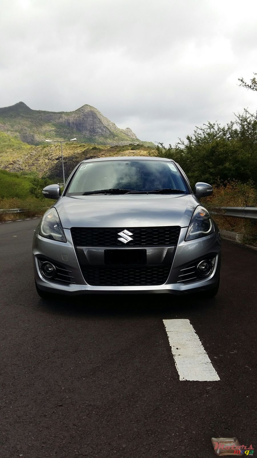 2012' Suzuki Swift Sport photo #1
