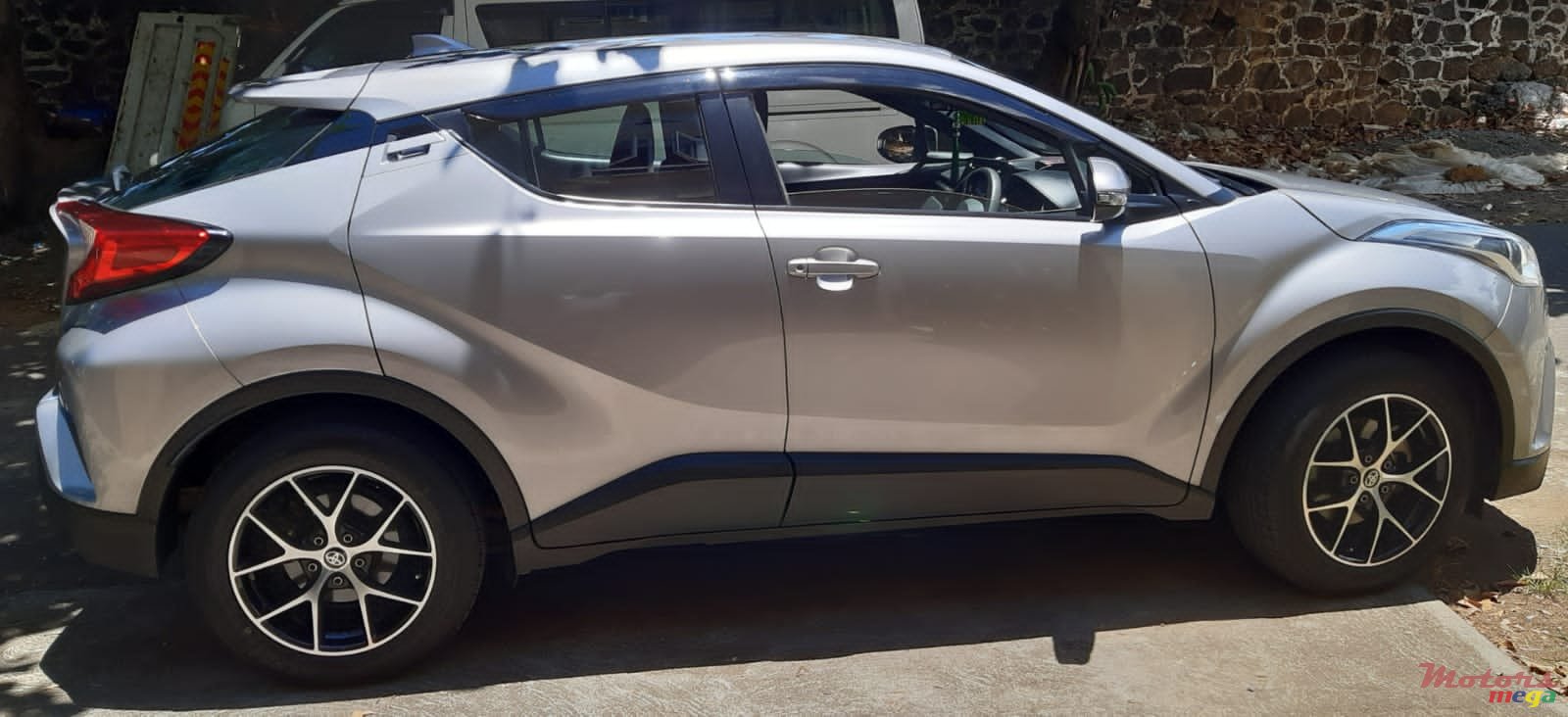 2017' Toyota photo #2