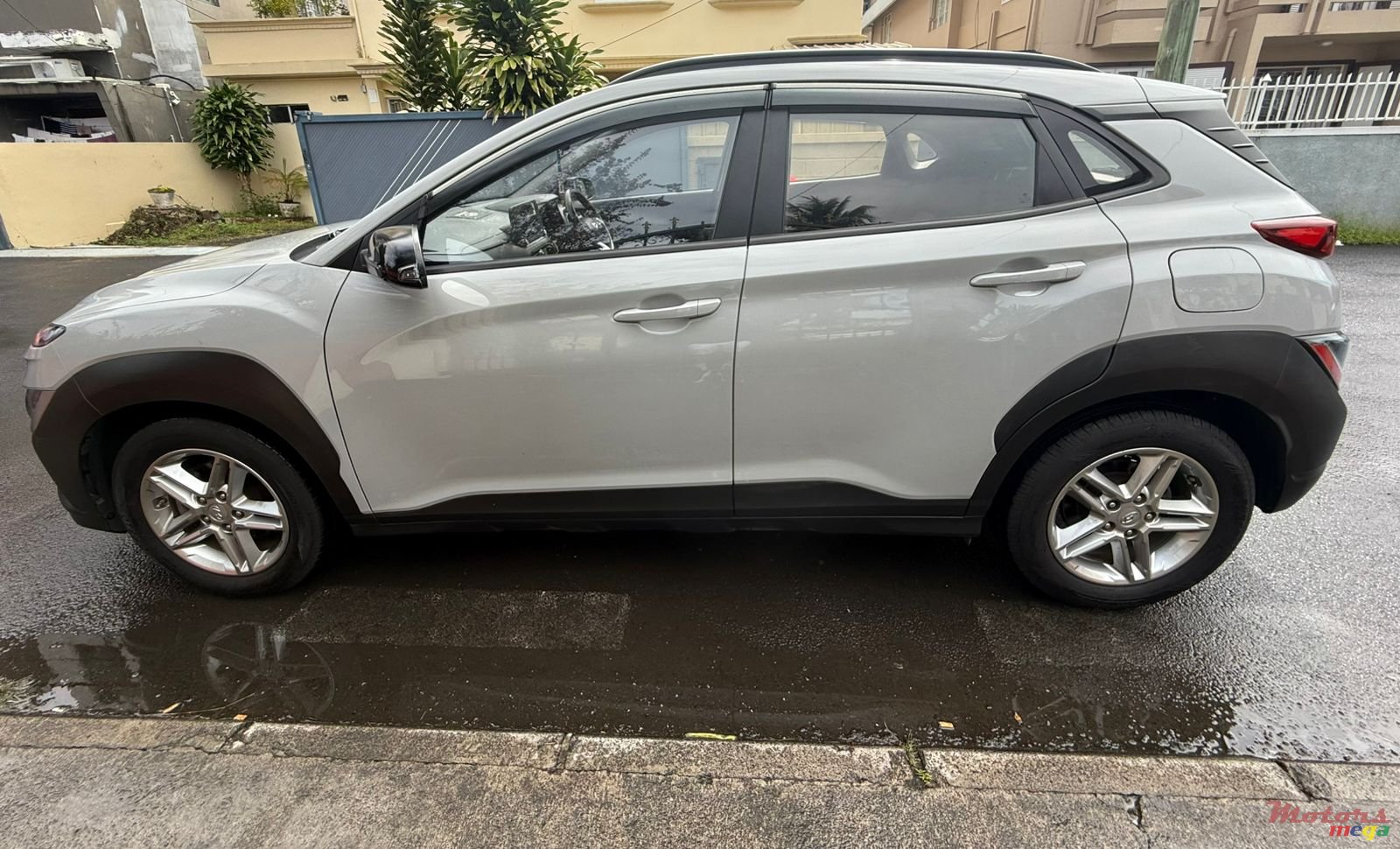 2021' Hyundai Kona photo #2