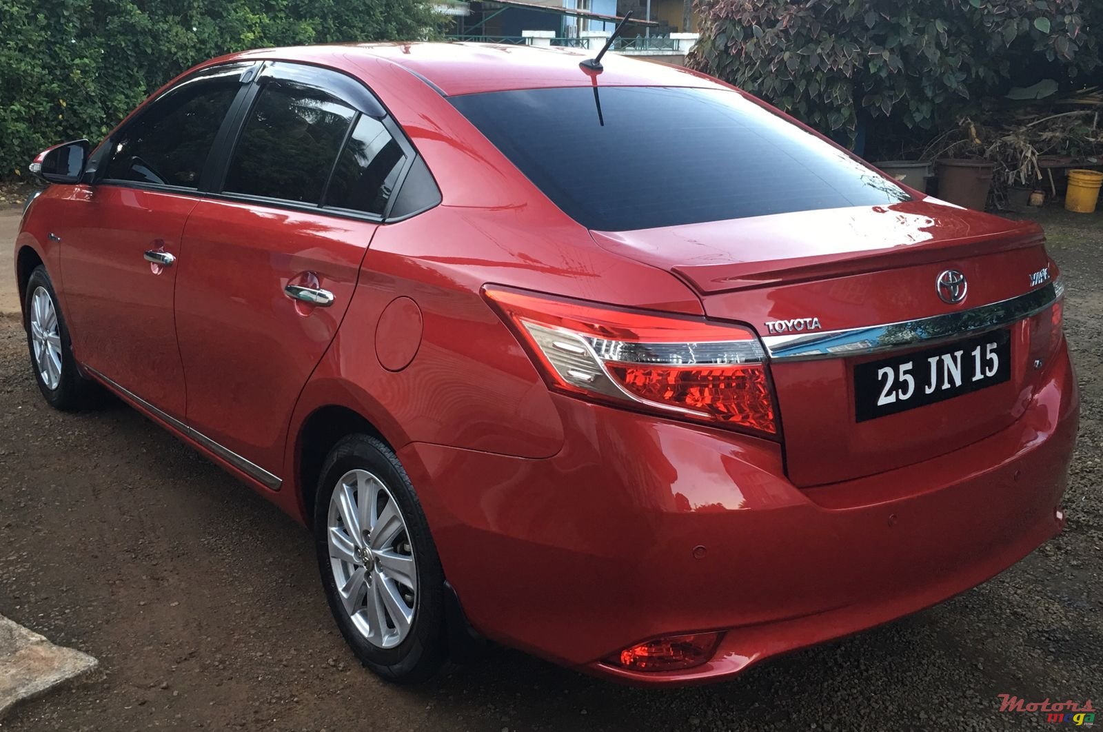 2015' Toyota Yaris photo #4