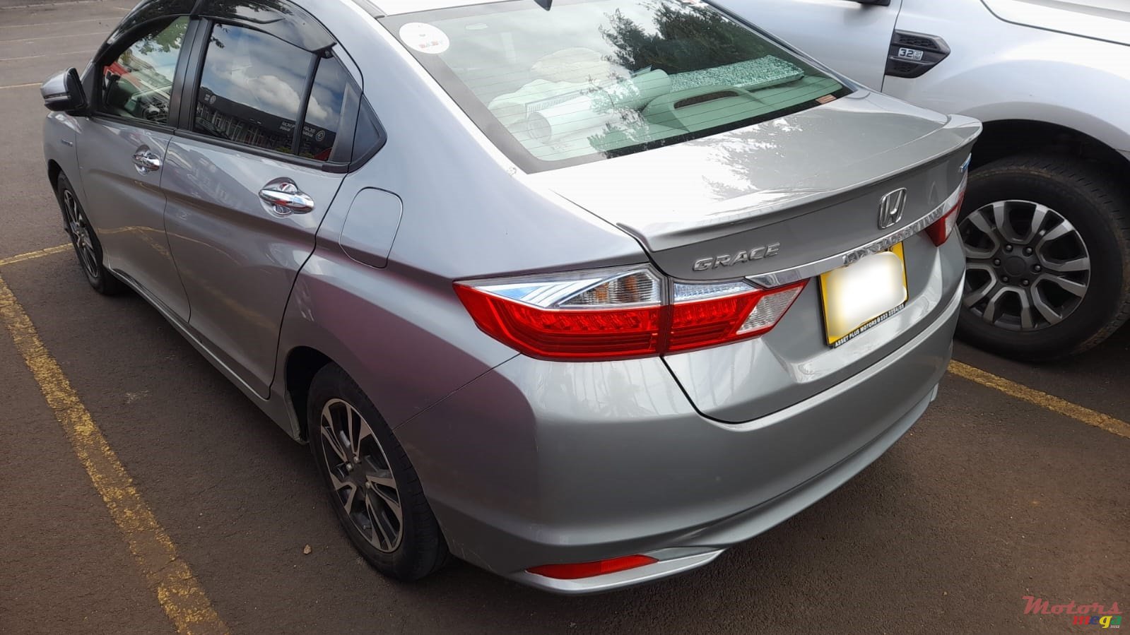 2016' Honda Model: Grace photo #2