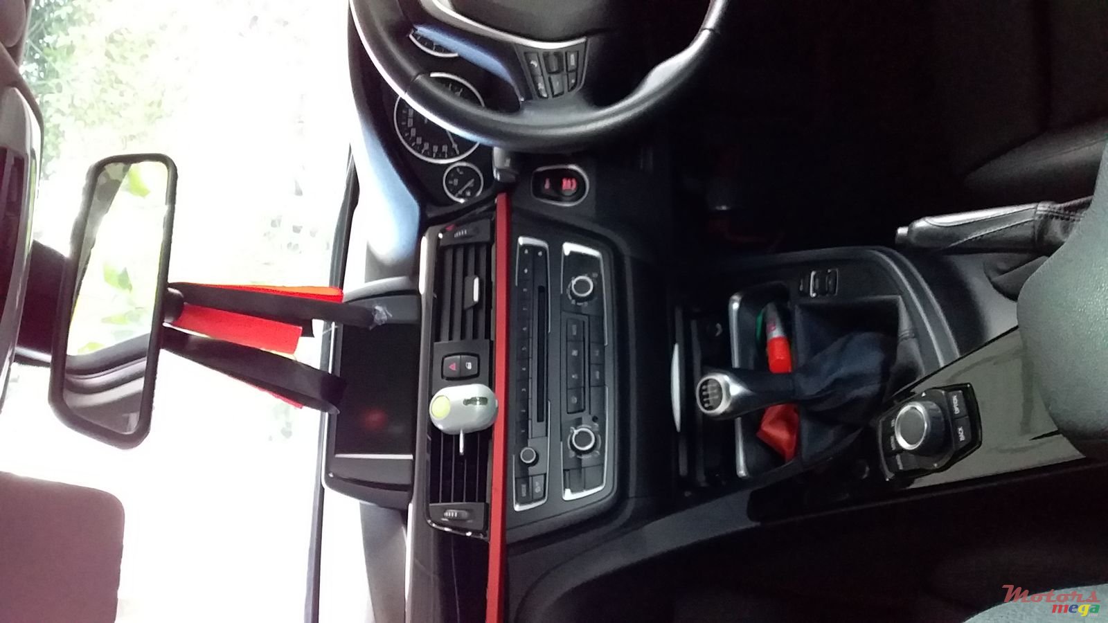 2013' BMW 3 Series 320i photo #5