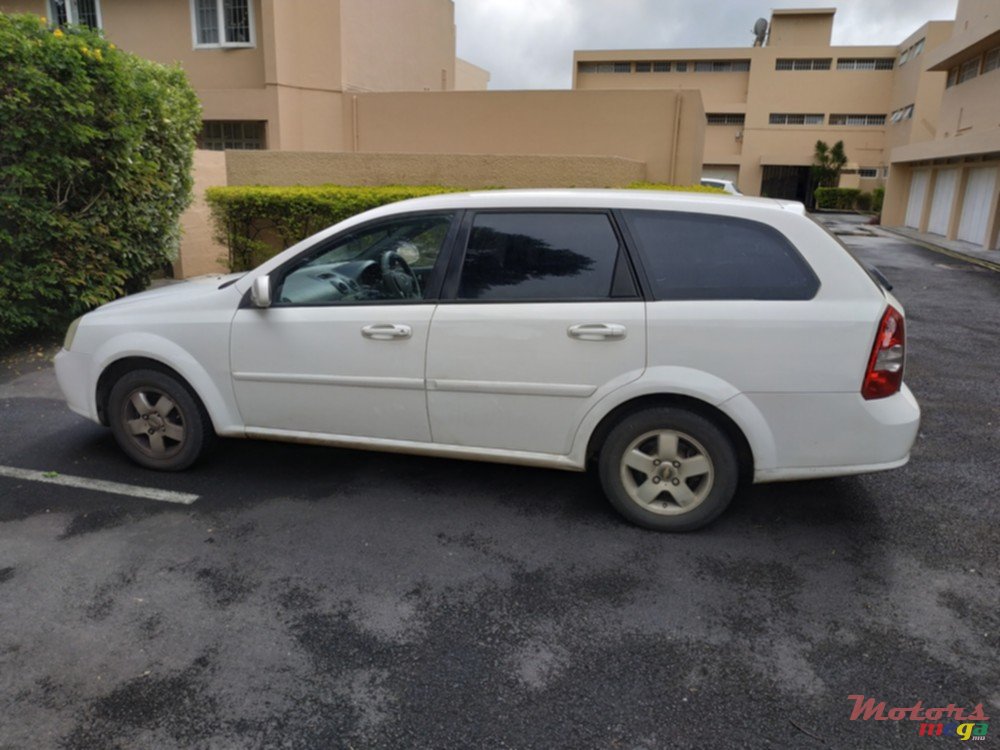 2006' Chevrolet Optra photo #1