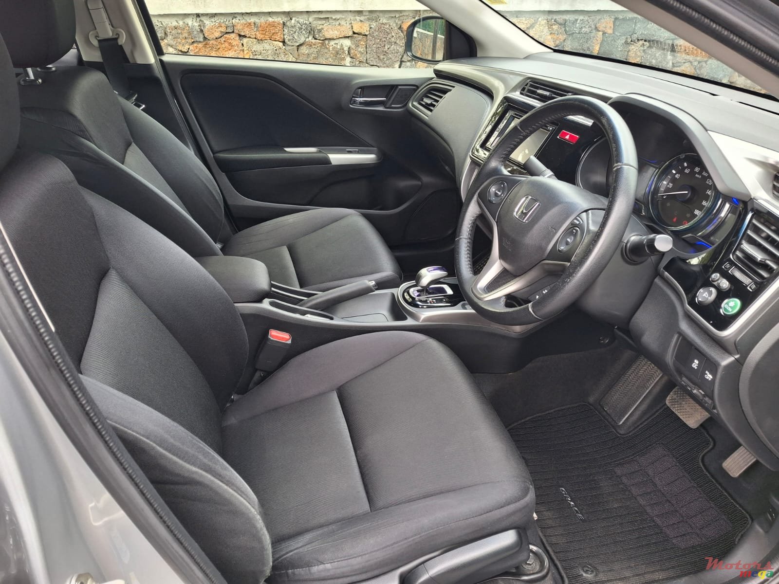 2015' Honda Grace ex photo #6