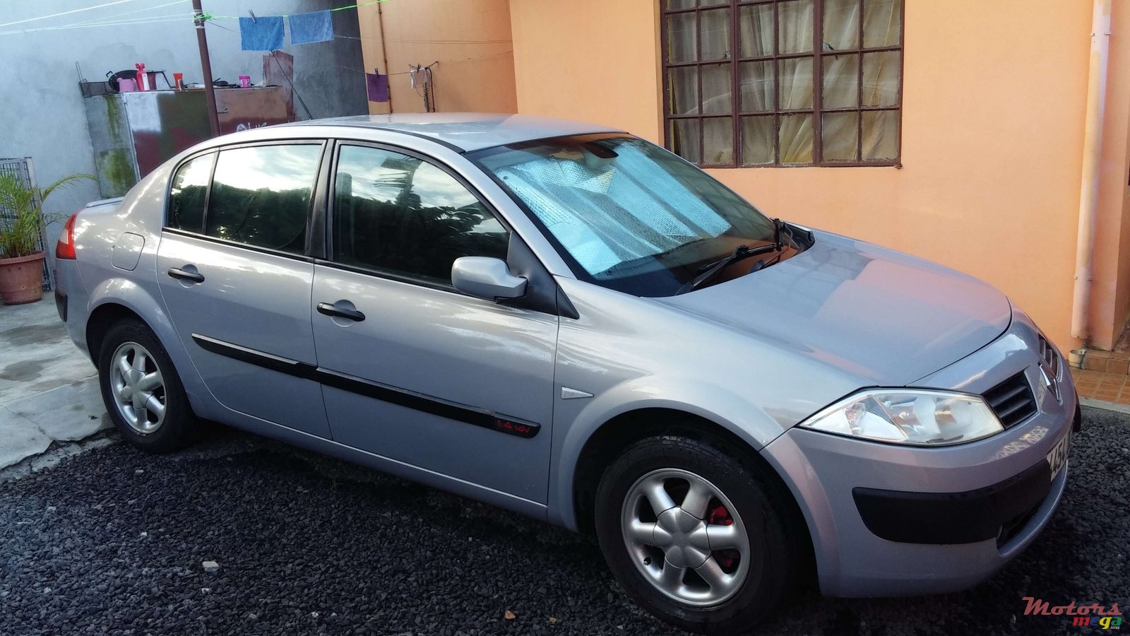 2005' Renault Megane photo #1