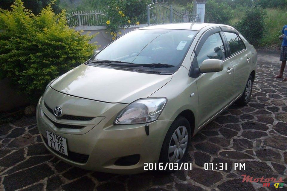 2006' Toyota Corolla Belta photo #2