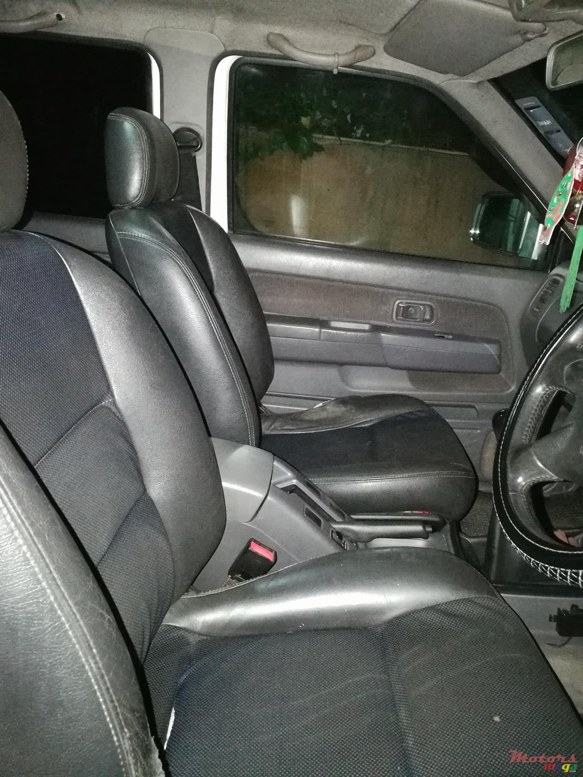 2003' Nissan Hardbody photo #4