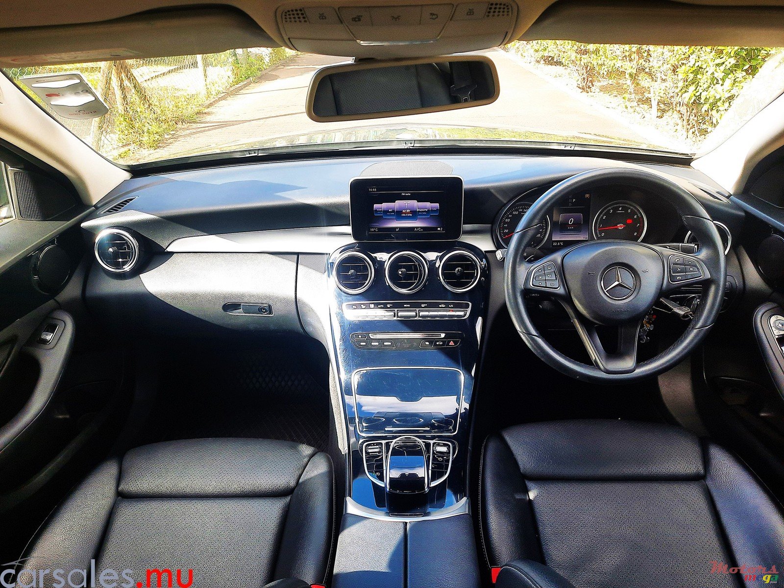 2018' Mercedes-Benz C 180 Elegance photo #6