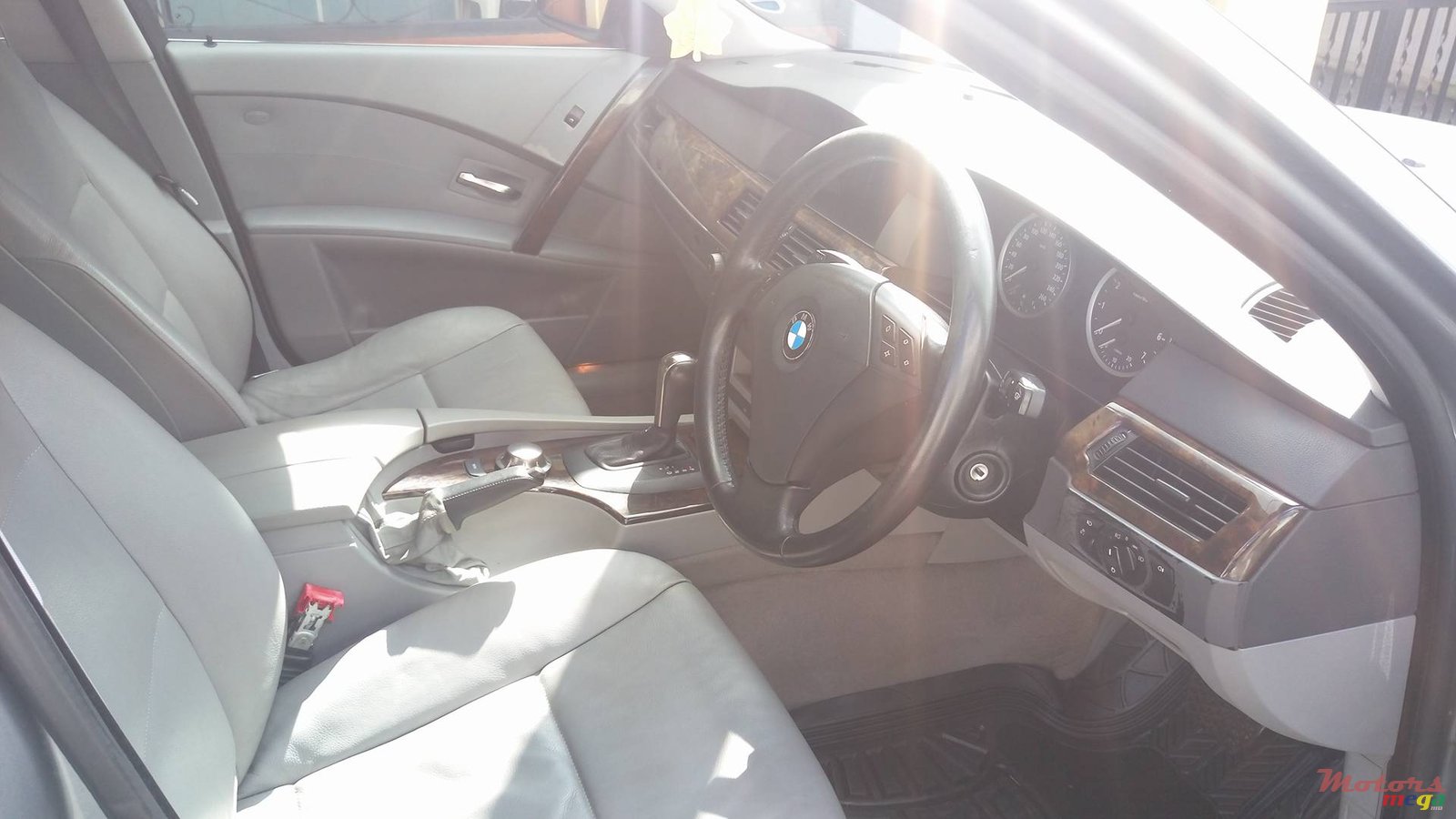 2004' BMW 520 520i photo #5