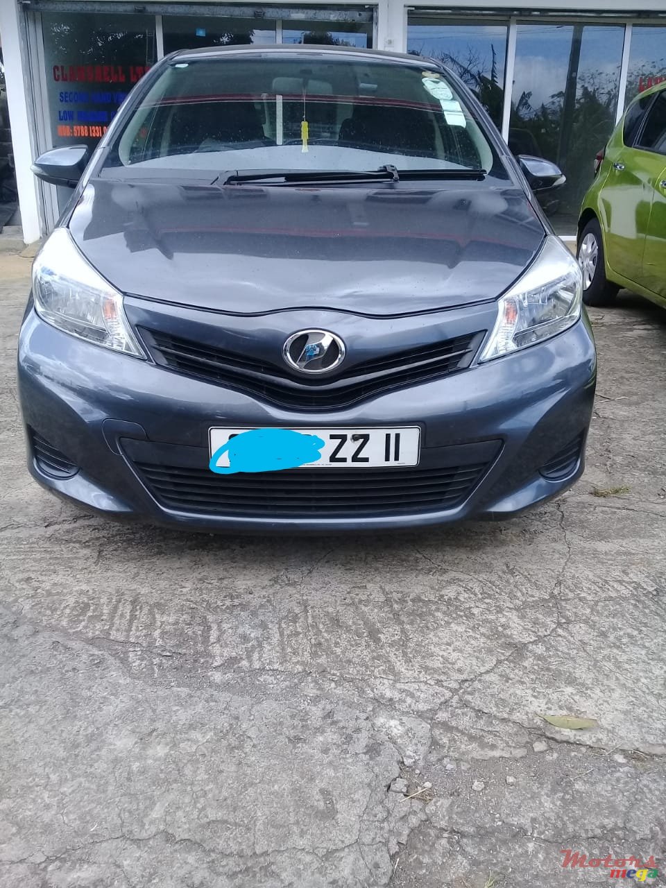 2011' Toyota Vitz photo #2