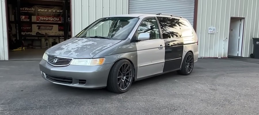 This Junky Honda Odyssey Is Actually a 1020-HP Tesla Model S Plaid Underneath
