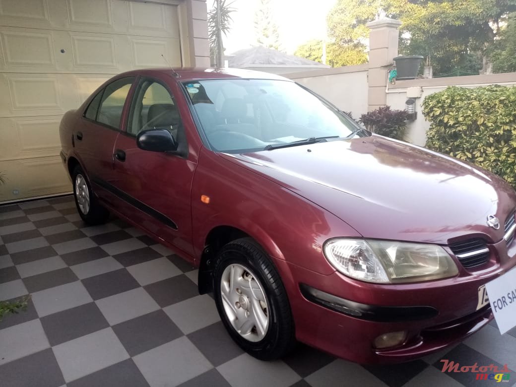 2001' Nissan Sunny photo #1
