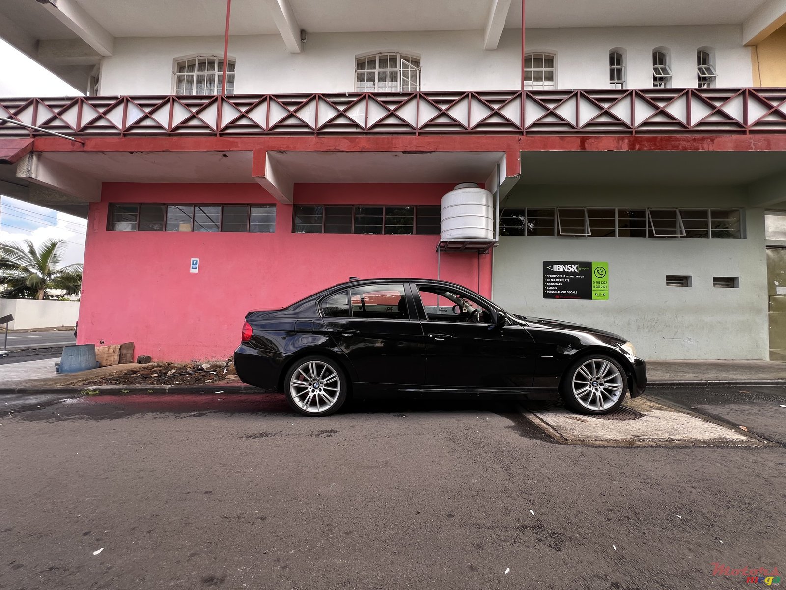 2008' BMW 318 photo #3