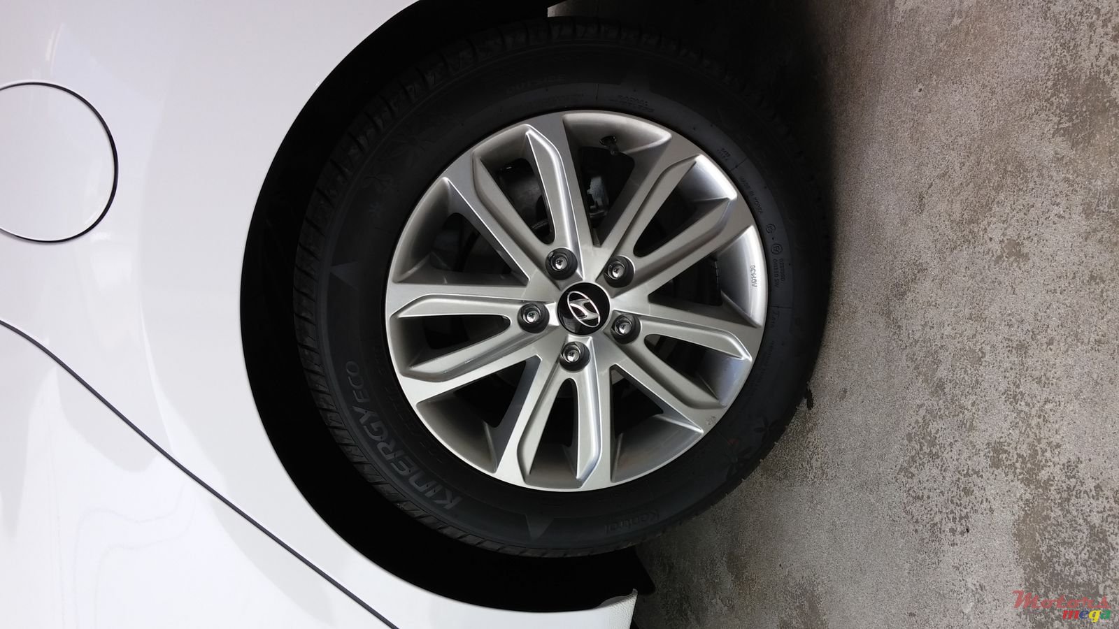 2014' Hyundai Elantra photo #5