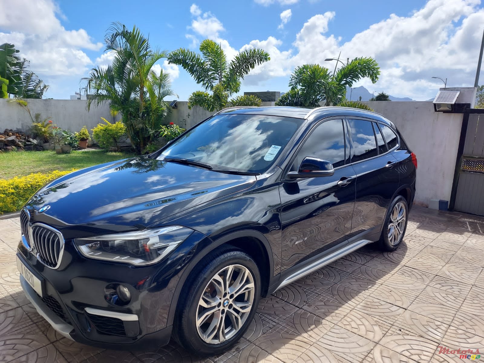 2016' BMW 1 Series photo #2