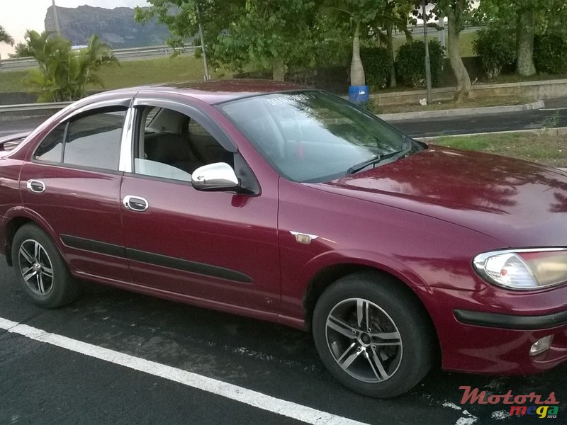 2000' Nissan Sunny photo #1