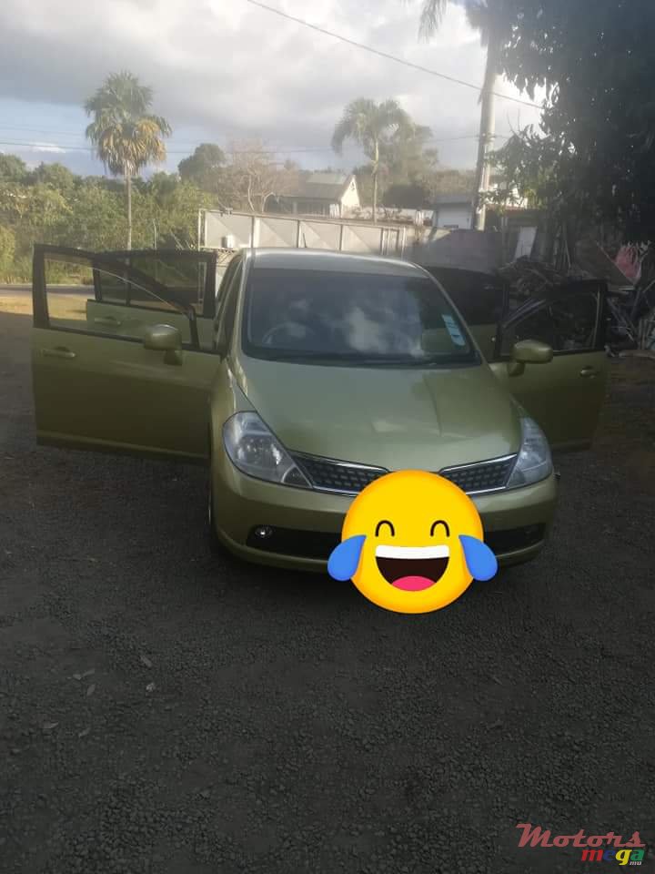 2007' Nissan Tiida photo #1