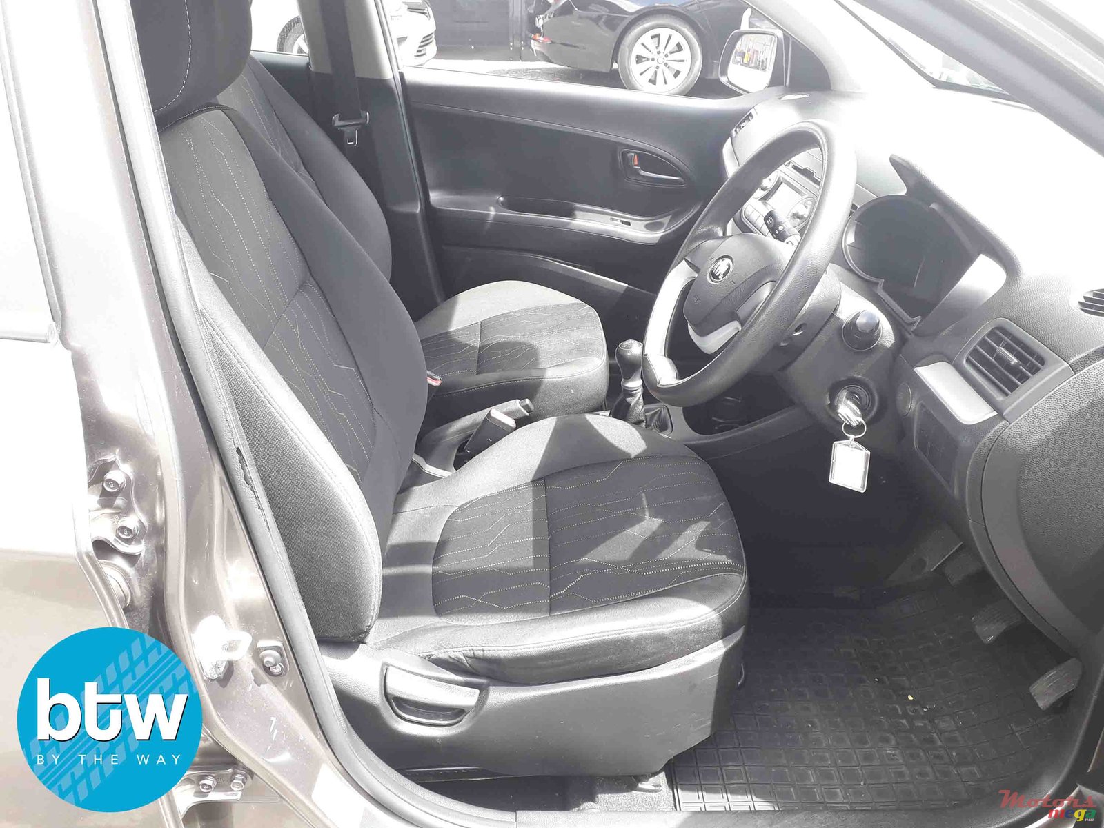 2015' Kia Picanto photo #4