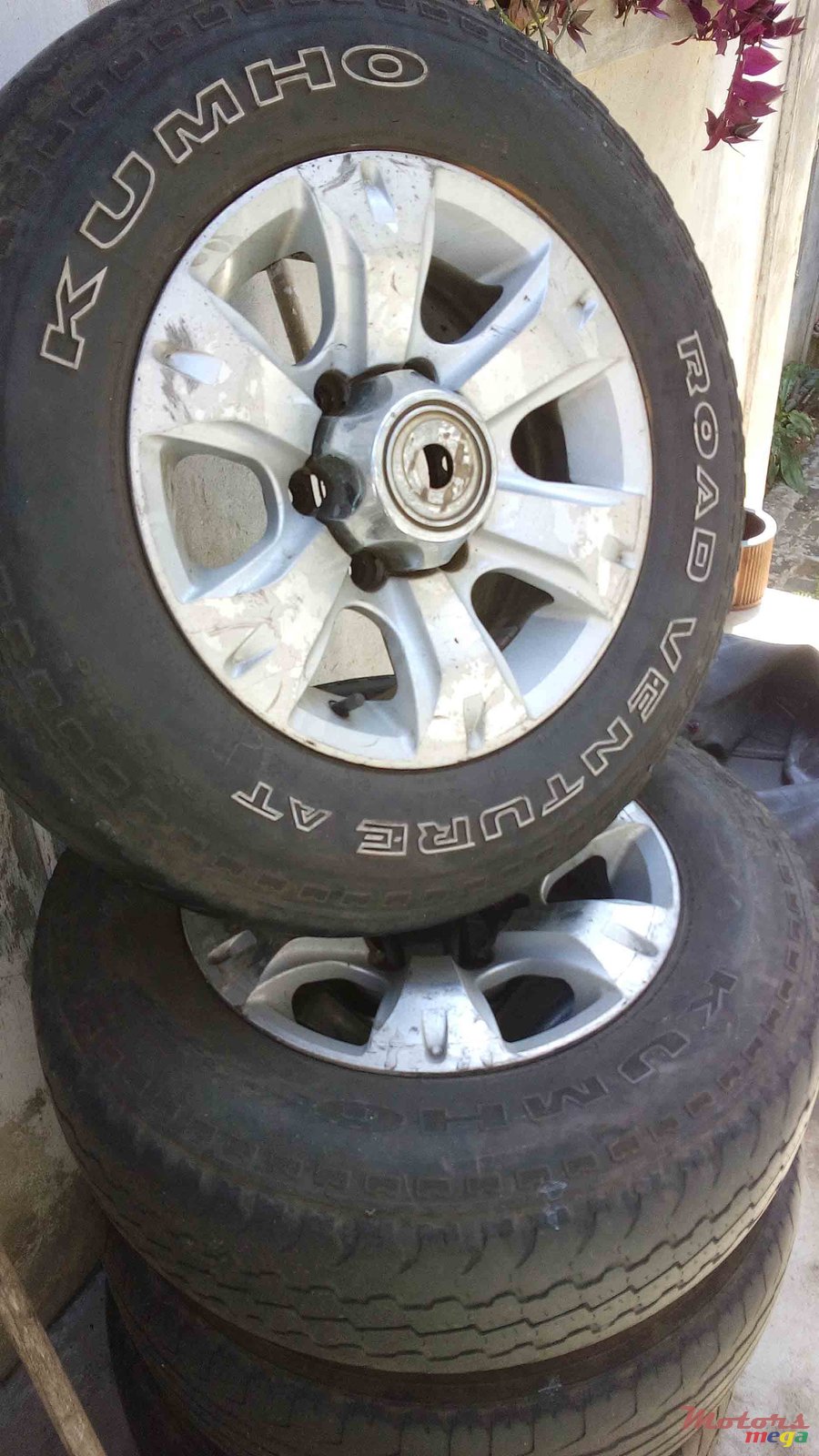 2010' Nissan photo #1