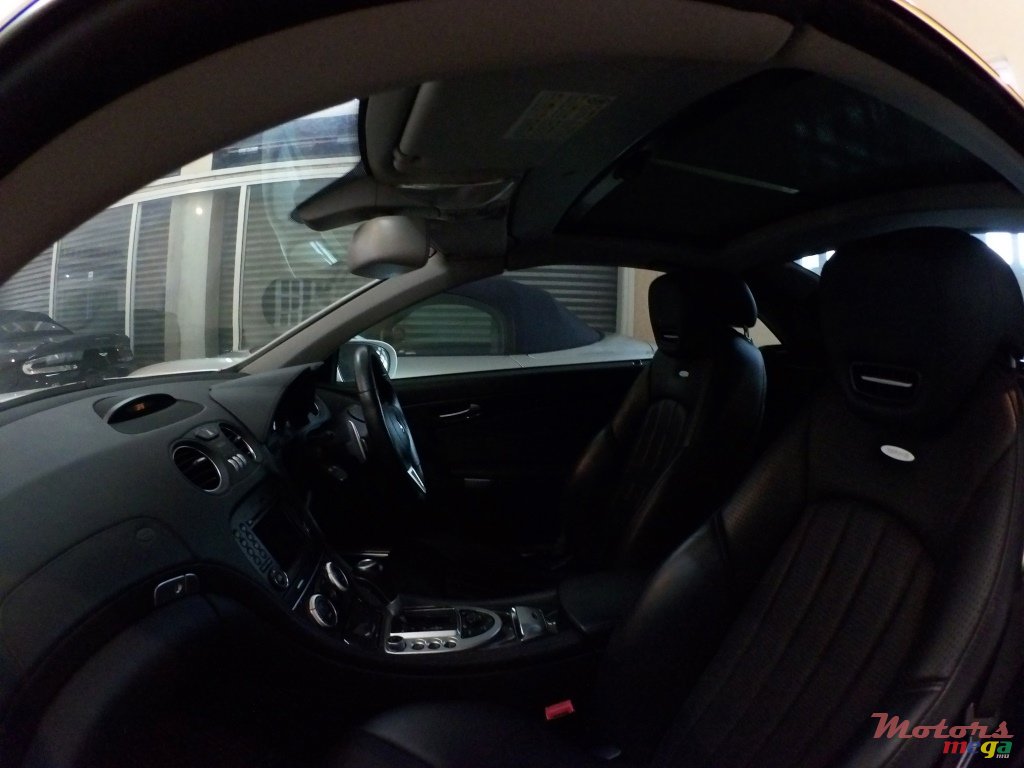 2009' Mercedes-Benz SL 63 AMG Limited Edition photo #4